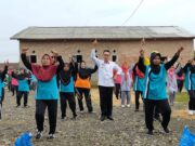 Hi. Zaiful Bokhari Berbaur Bersama Para Lansia Lakukan Senam Bersama di Waway Karya Lamtim