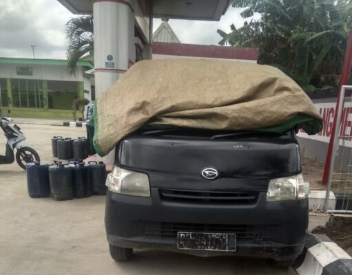 SPBU Gayatri Bumi Nabung Lamteng Diduga Utamakan Isi Jerigen Ketimbang Isi Mobil dan Motor