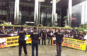Ormas GNPK RI Jawa Barat Menggelar Unjuk Rasa di Depan Gedung KPK