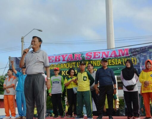 Walikota Metro Ikuti Senam LLI Bulan di Lapangan Samber Metro