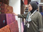 Jadi Suvenir Bagi Delegasi GPDRR Tahun 2022, Menparekraf Berharap Endek Bali Mendunia