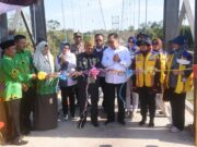 Bupati Lamtim Resmikan Jembatan Gantung Desa Adiwarno Batanghari