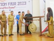 Pemukulan Gong Oleh Wakil Wali Kota Metro, Kegiatan Yos Education Fair 2023 Resmi Dibuka