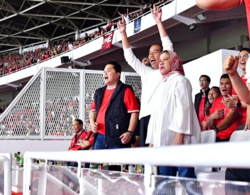 Presiden Jokowi dan Ibu Iriana Saksikan Kemenangan Timnas Indonesia Atas Vietnam
