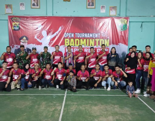 Berlangsung di Balai Desa Cempaka Nuban, Open Tournament Bulutangkis Kapolres Cup Tahun 2024 Resmi dibuka!
